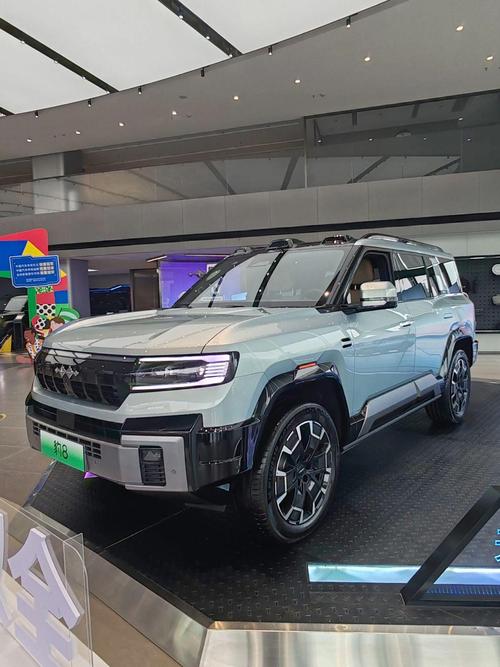 东莞莞城区新隆辉企业管理咨询比亚迪方程豹硬派越野的爆款，英菲尼迪35周年与你共成长